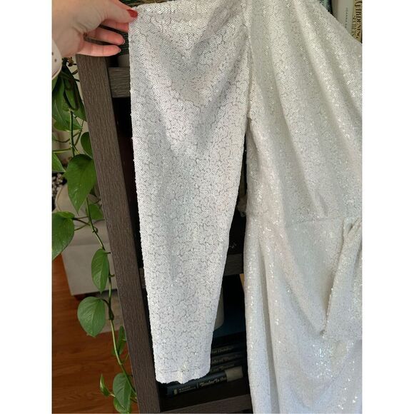 NWT Gigii’s Snowy Sequin Dress In White Size Medium MSRP $461 - Picture 9 of 11